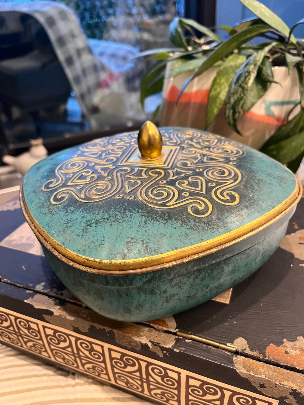 Vintage 60's Turquoise and Gold Decorative Tin